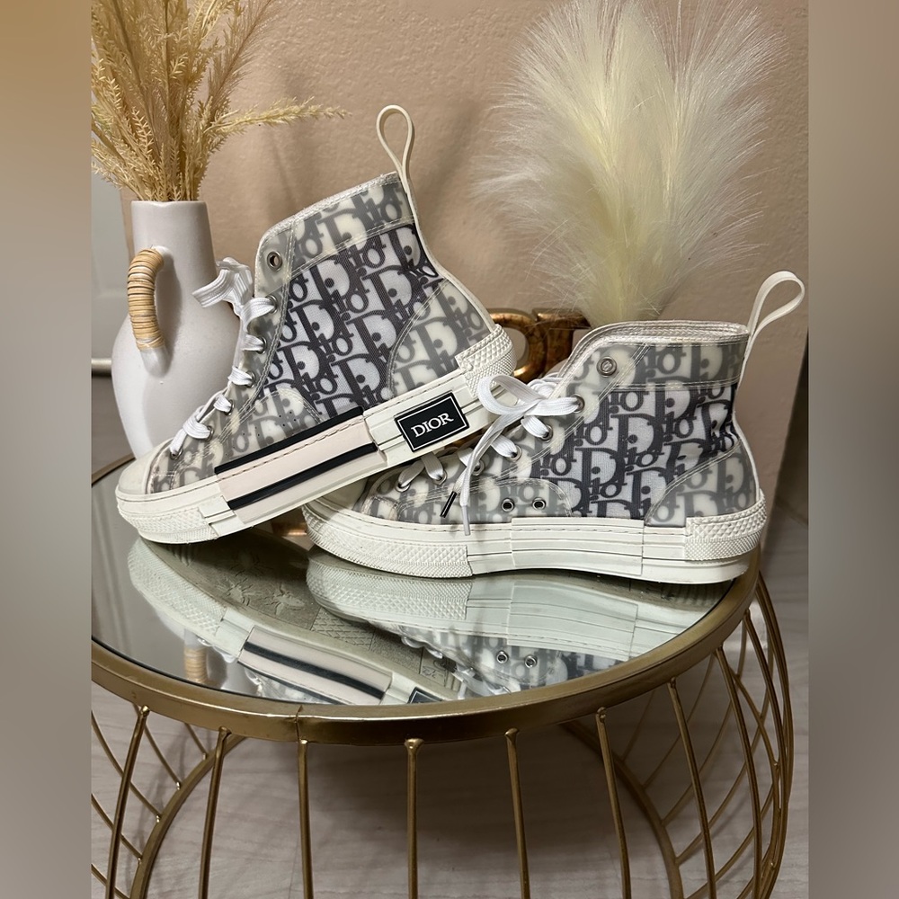 Dior White and Gray High-Top Sneakers with Logo Pattern - Picture 13 of 15